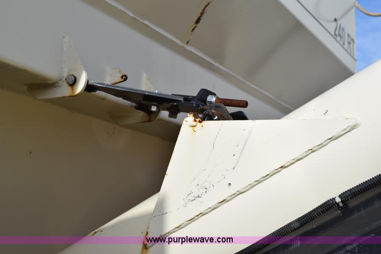 image for item I8608 Meridian 240RT Seed Express tender trailer