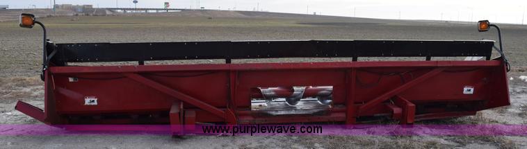 image for item I8612 1995 Case IH 1083 corn head