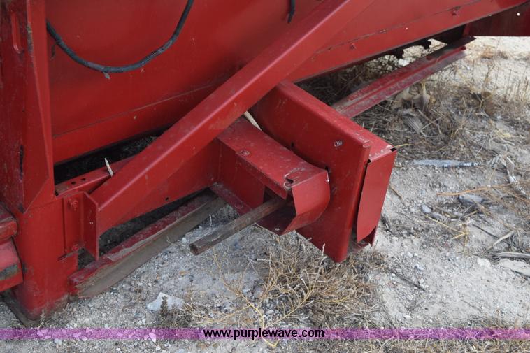 image for item I8612 1995 Case IH 1083 corn head