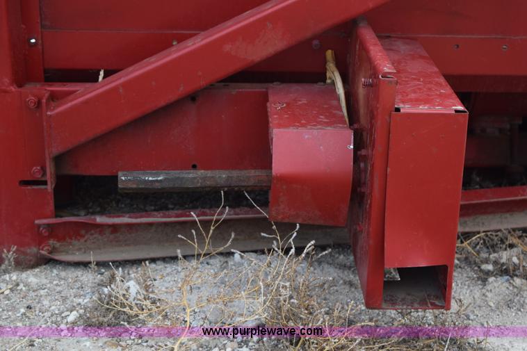 image for item I8612 1995 Case IH 1083 corn head