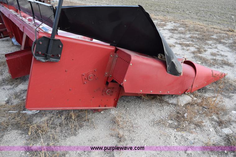 image for item I8612 1995 Case IH 1083 corn head