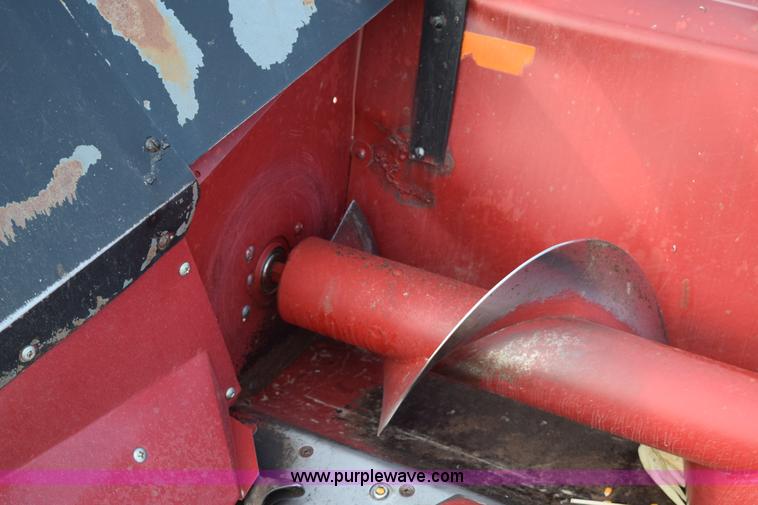 image for item I8612 1995 Case IH 1083 corn head