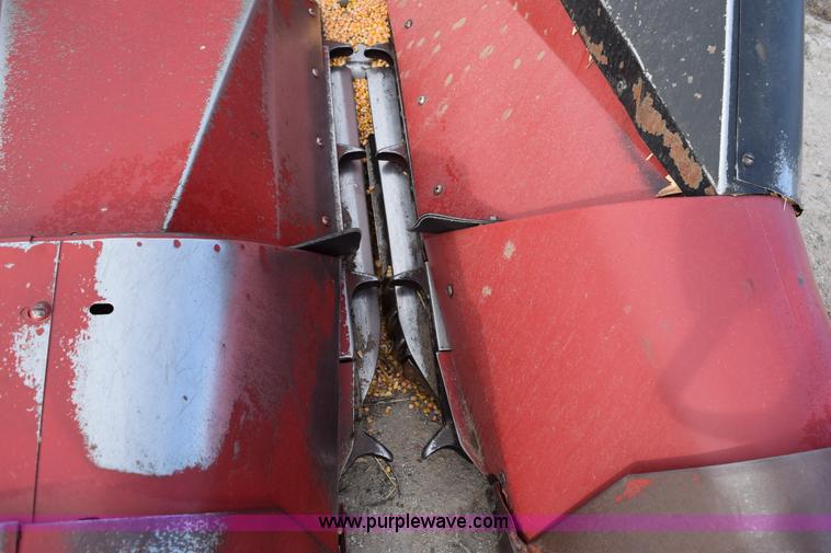 image for item I8612 1995 Case IH 1083 corn head