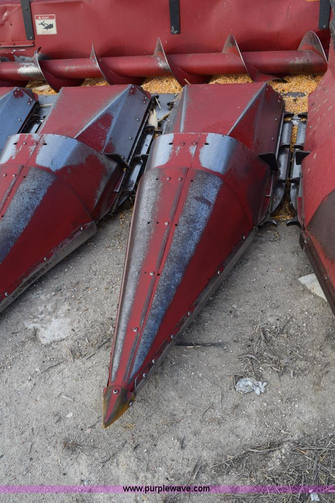 image for item I8612 1995 Case IH 1083 corn head