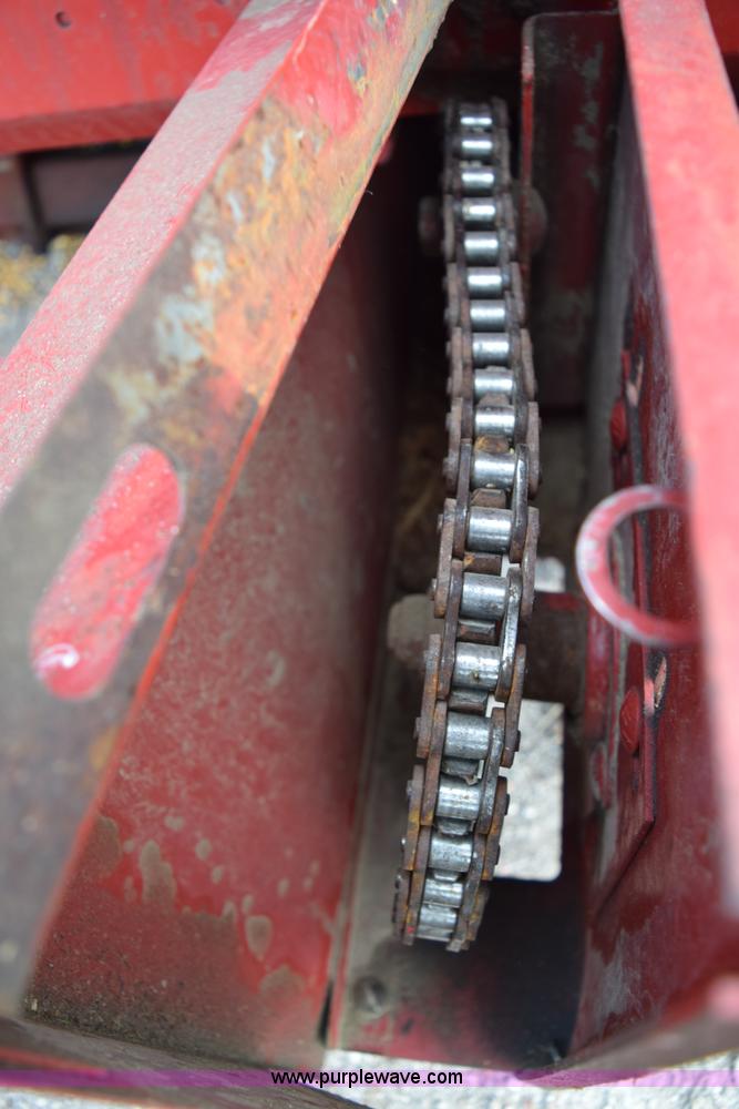 image for item I8612 1995 Case IH 1083 corn head