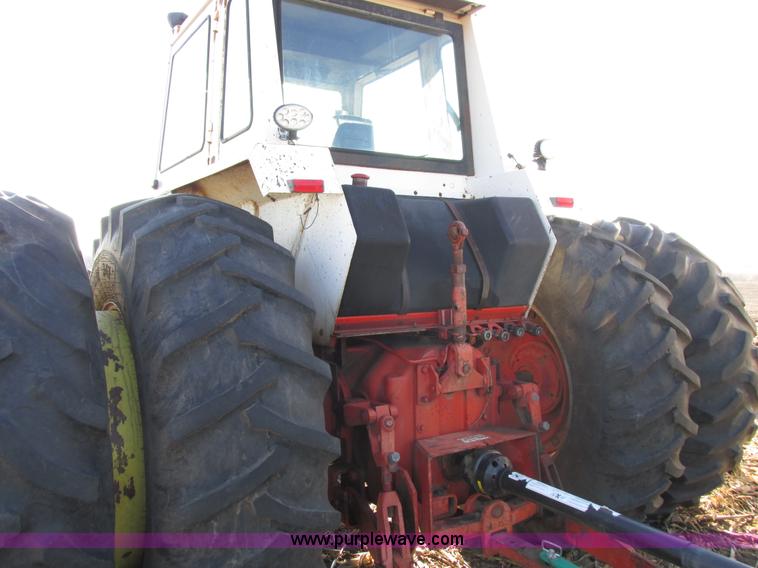 image for item I8829 1974 Case 1370 tractor