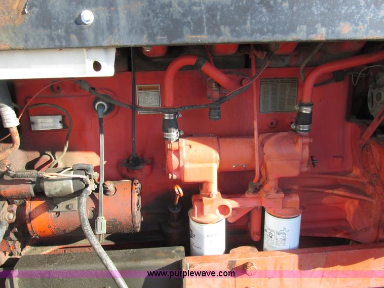 image for item I8829 1974 Case 1370 tractor