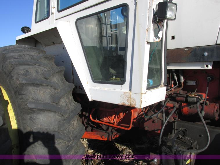 image for item I8829 1974 Case 1370 tractor