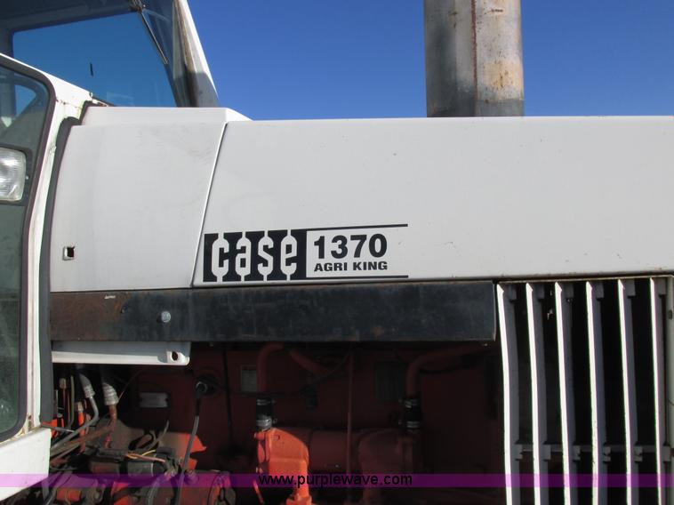 image for item I8829 1974 Case 1370 tractor