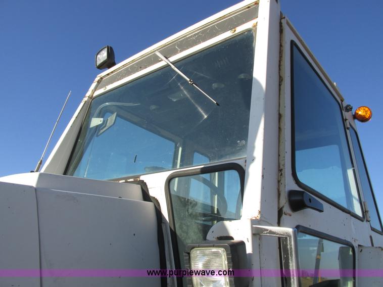 image for item I8829 1974 Case 1370 tractor