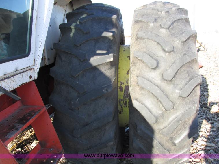 image for item I8829 1974 Case 1370 tractor