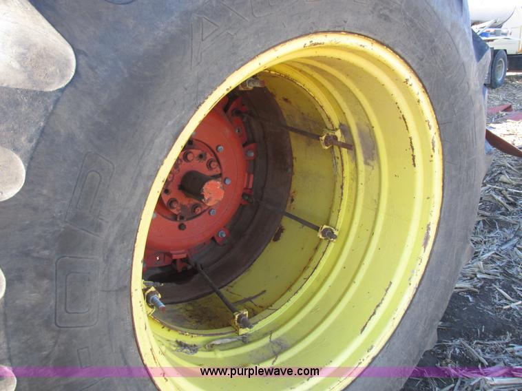 image for item I8829 1974 Case 1370 tractor