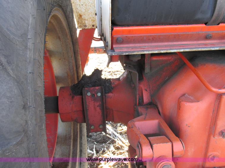 image for item I8829 1974 Case 1370 tractor