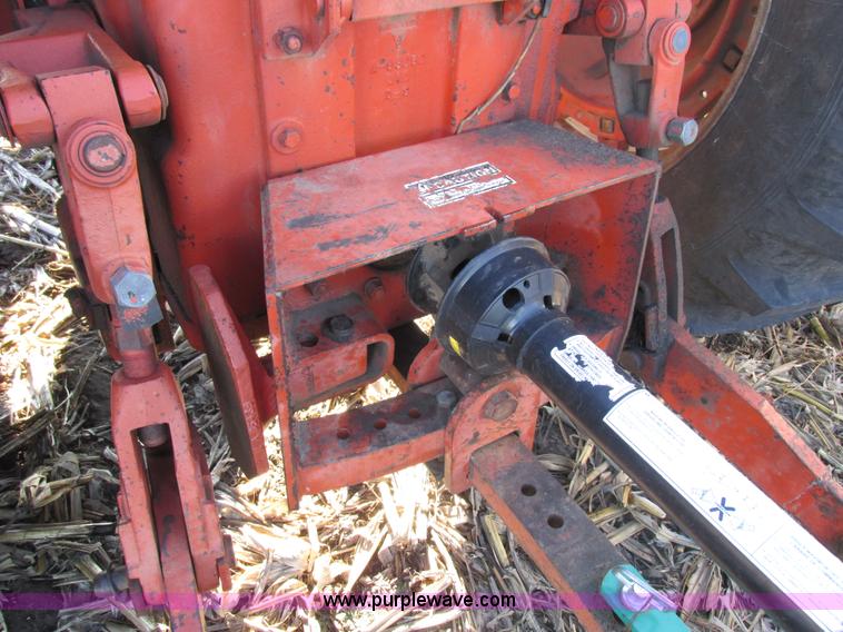 image for item I8829 1974 Case 1370 tractor