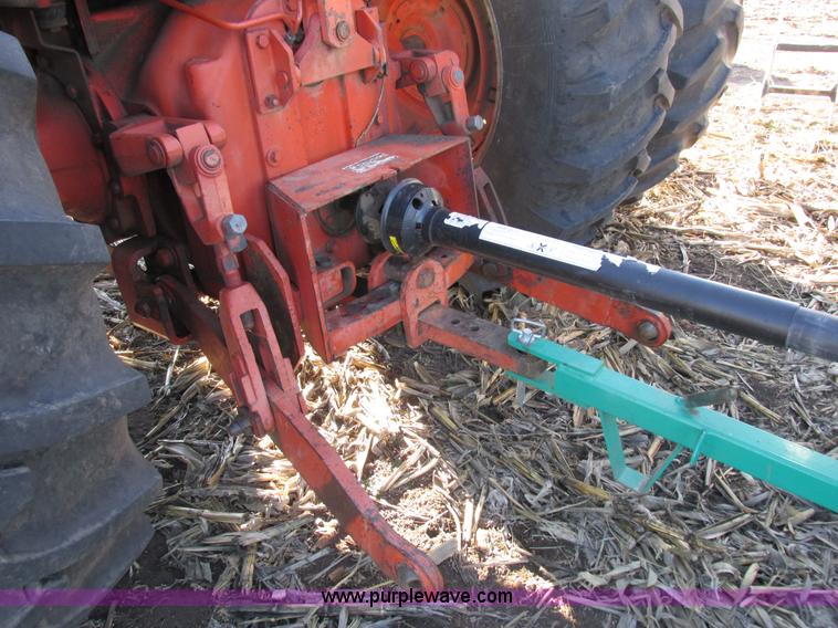 image for item I8829 1974 Case 1370 tractor