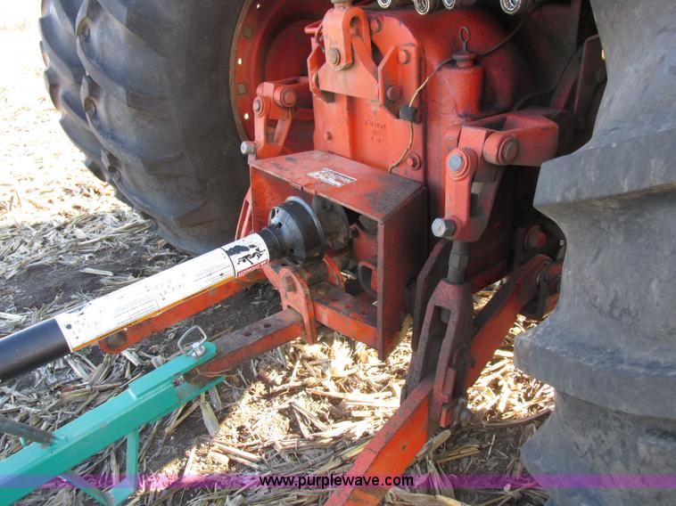 image for item I8829 1974 Case 1370 tractor