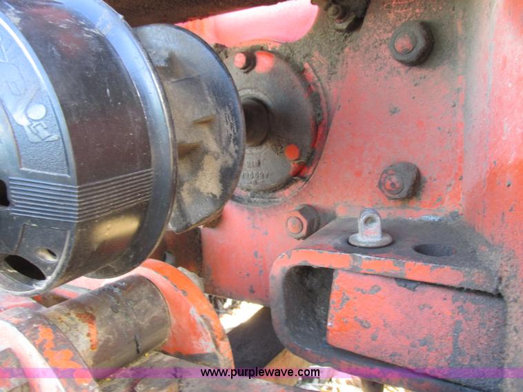 image for item I8829 1974 Case 1370 tractor