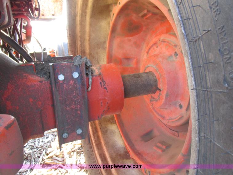 image for item I8829 1974 Case 1370 tractor