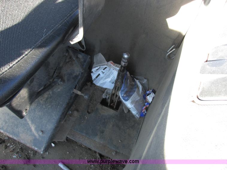 image for item I8829 1974 Case 1370 tractor