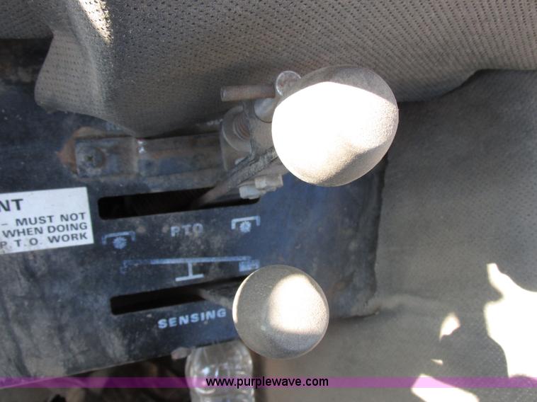 image for item I8829 1974 Case 1370 tractor