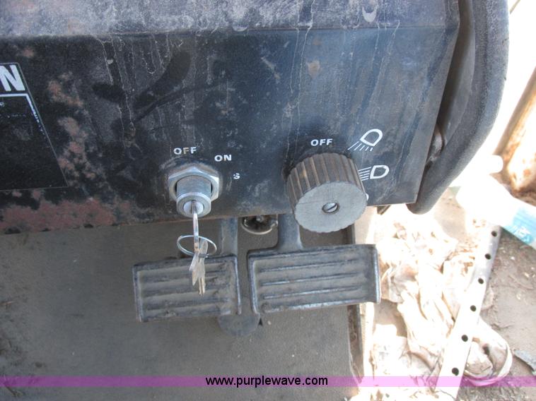 image for item I8829 1974 Case 1370 tractor