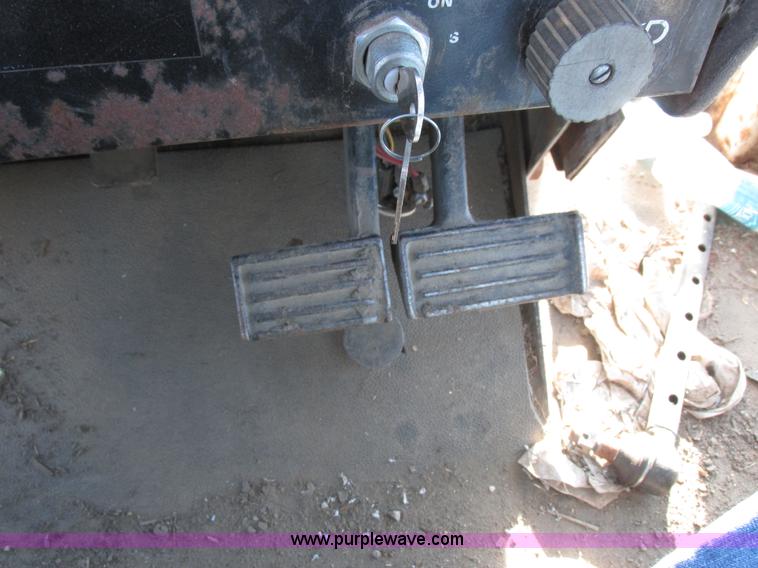 image for item I8829 1974 Case 1370 tractor