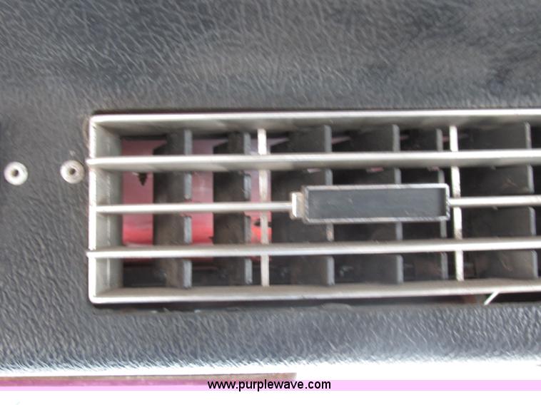 image for item I8829 1974 Case 1370 tractor