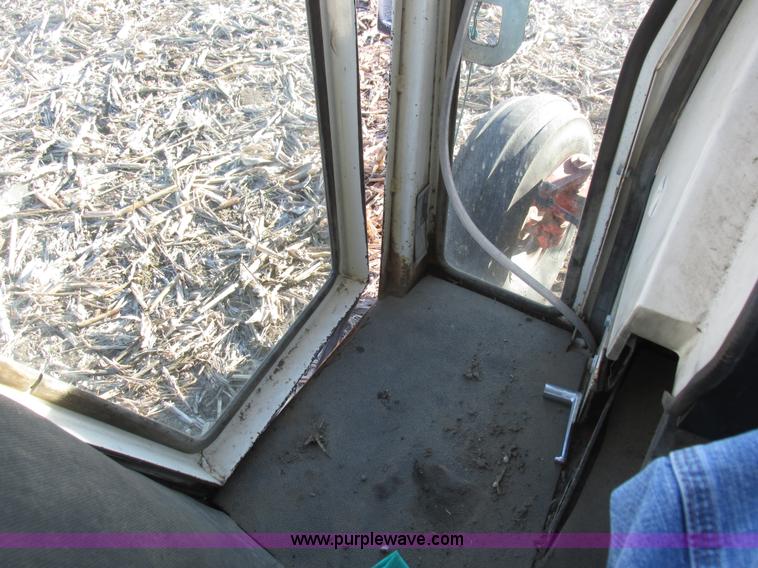 image for item I8829 1974 Case 1370 tractor