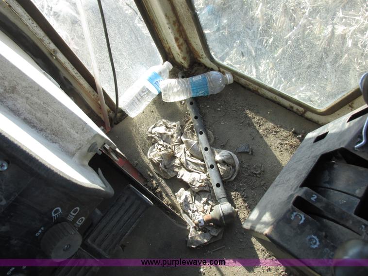 image for item I8829 1974 Case 1370 tractor