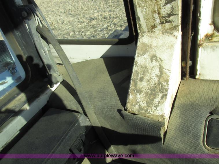 image for item I8829 1974 Case 1370 tractor