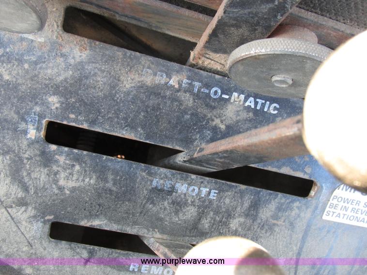 image for item I8829 1974 Case 1370 tractor