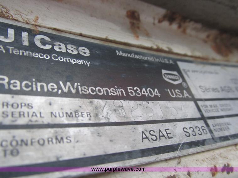 image for item I8829 1974 Case 1370 tractor