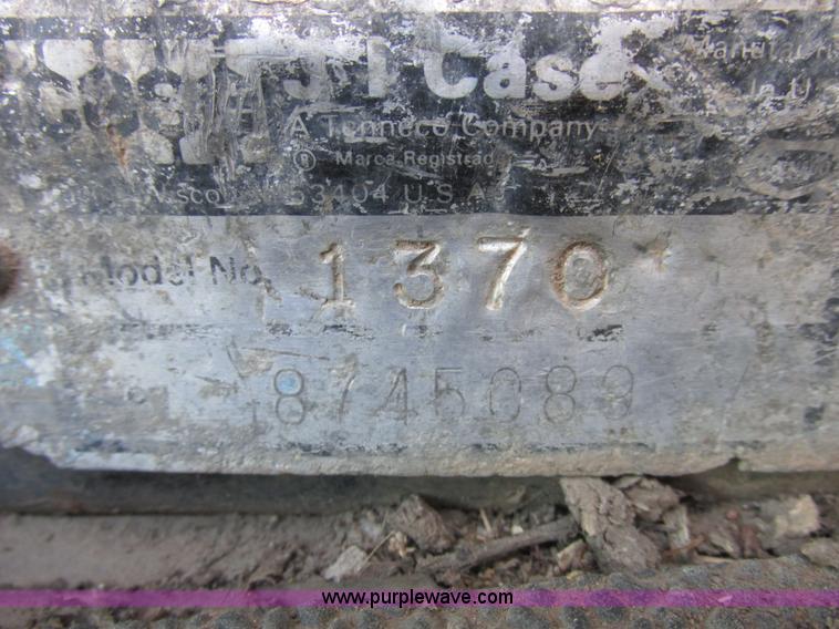 image for item I8829 1974 Case 1370 tractor