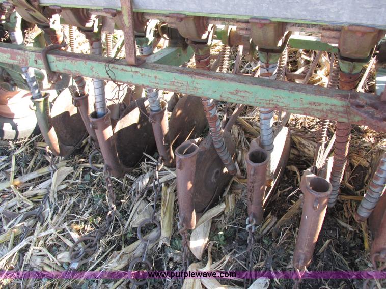 image for item I8831 Seed drill