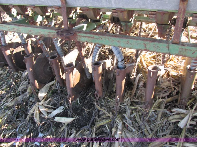 image for item I8831 Seed drill