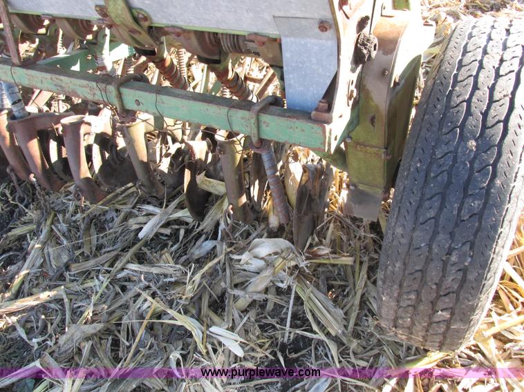 image for item I8831 Seed drill