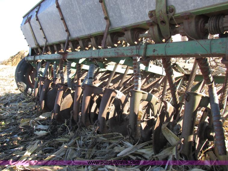 image for item I8831 Seed drill