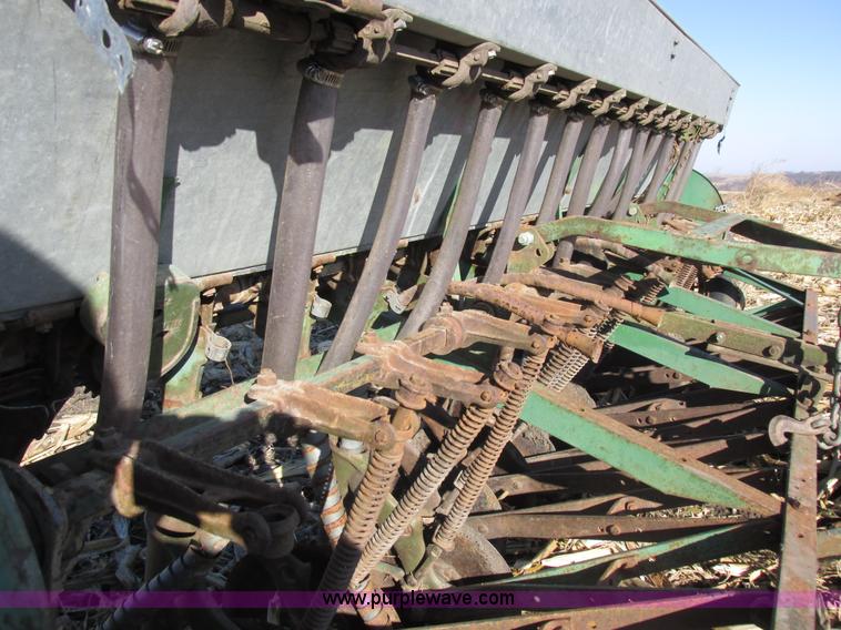 image for item I8831 Seed drill