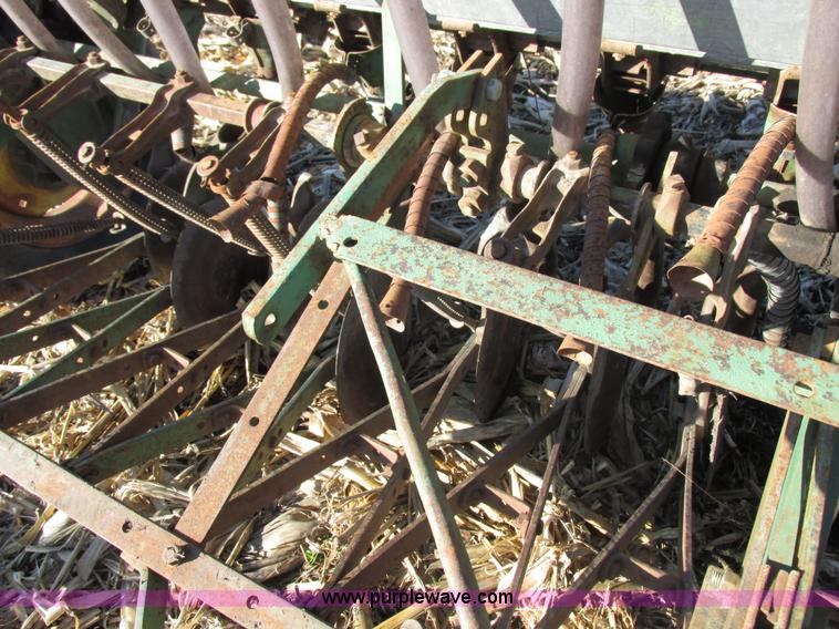 image for item I8831 Seed drill