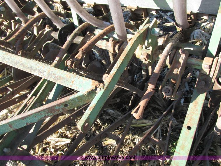 image for item I8831 Seed drill