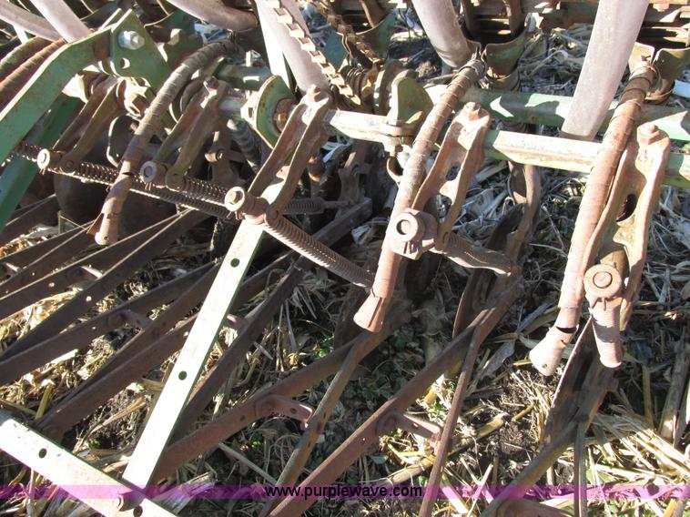 image for item I8831 Seed drill