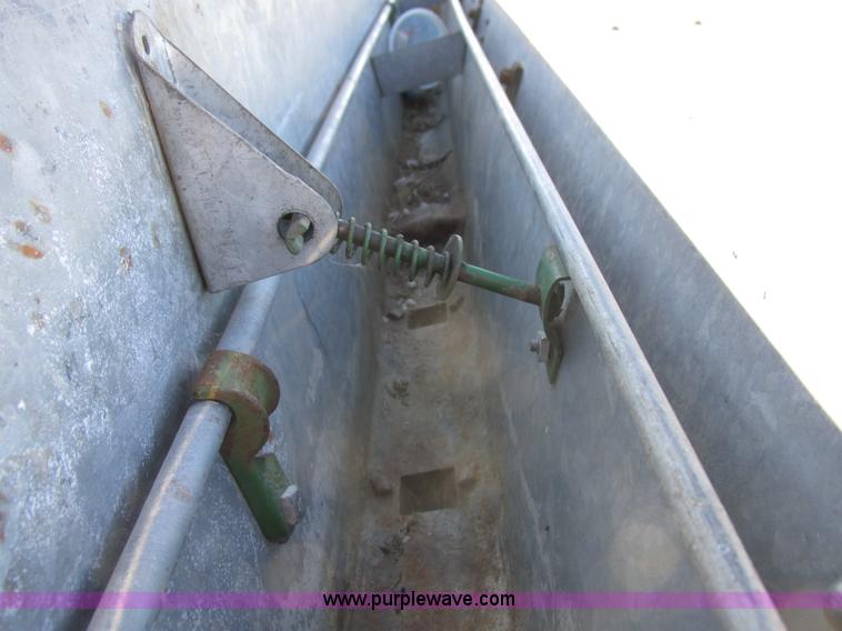 image for item I8831 Seed drill