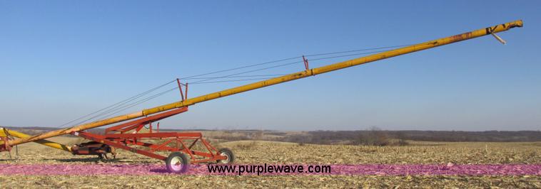 image for item I8832 Mayrath grain auger