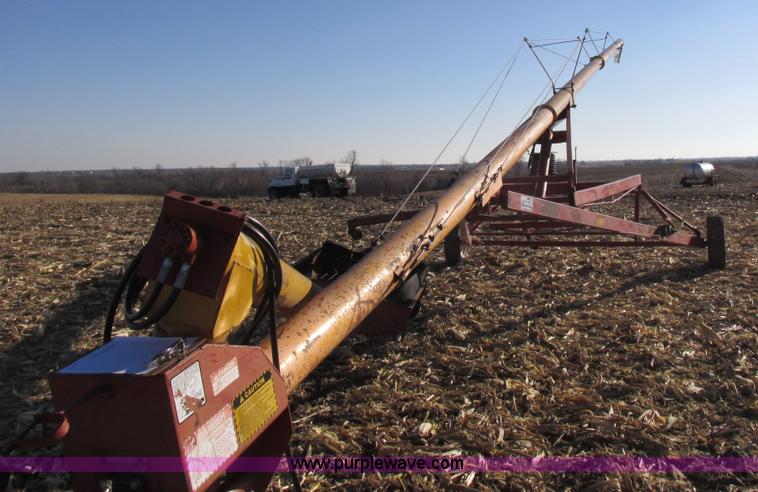 image for item I8832 Mayrath grain auger