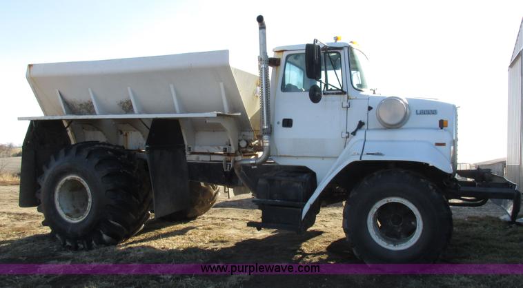 image for item I8833 1996 Ford L8000 floater fertilizer truck