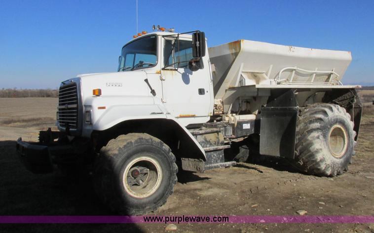 image for item I8833 1996 Ford L8000 floater fertilizer truck