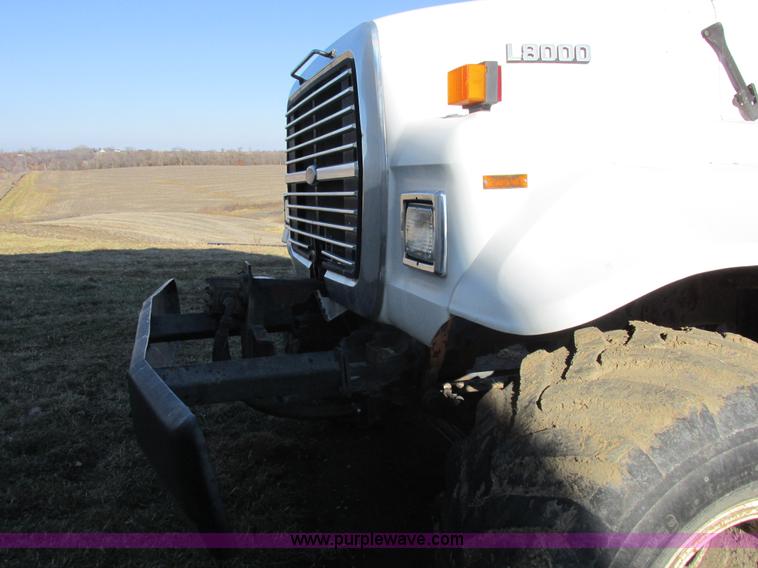 image for item I8833 1996 Ford L8000 floater fertilizer truck