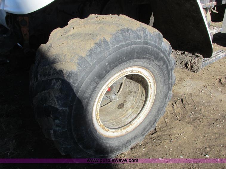 image for item I8833 1996 Ford L8000 floater fertilizer truck