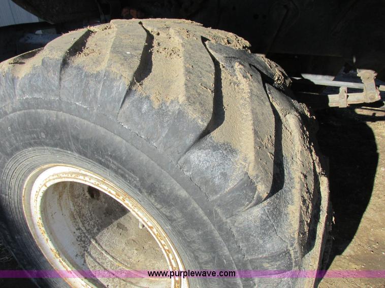 image for item I8833 1996 Ford L8000 floater fertilizer truck