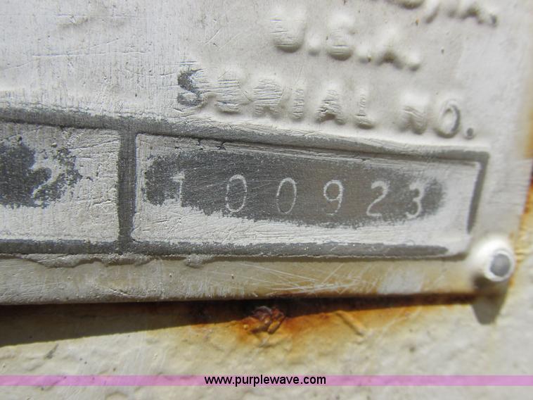 image for item I8833 1996 Ford L8000 floater fertilizer truck